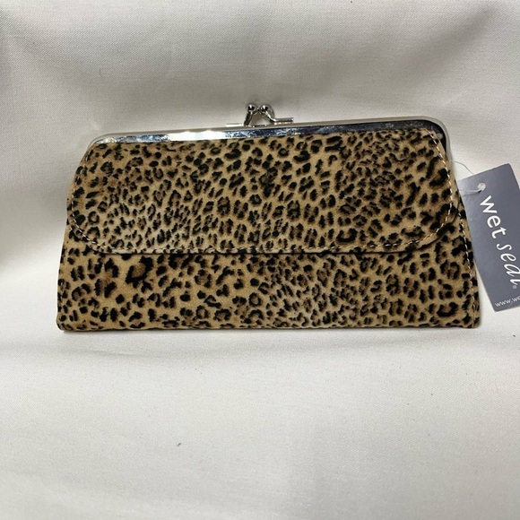 Wet Seal kiss lock Leopard Vintage Wallet - Picture 1 of 7